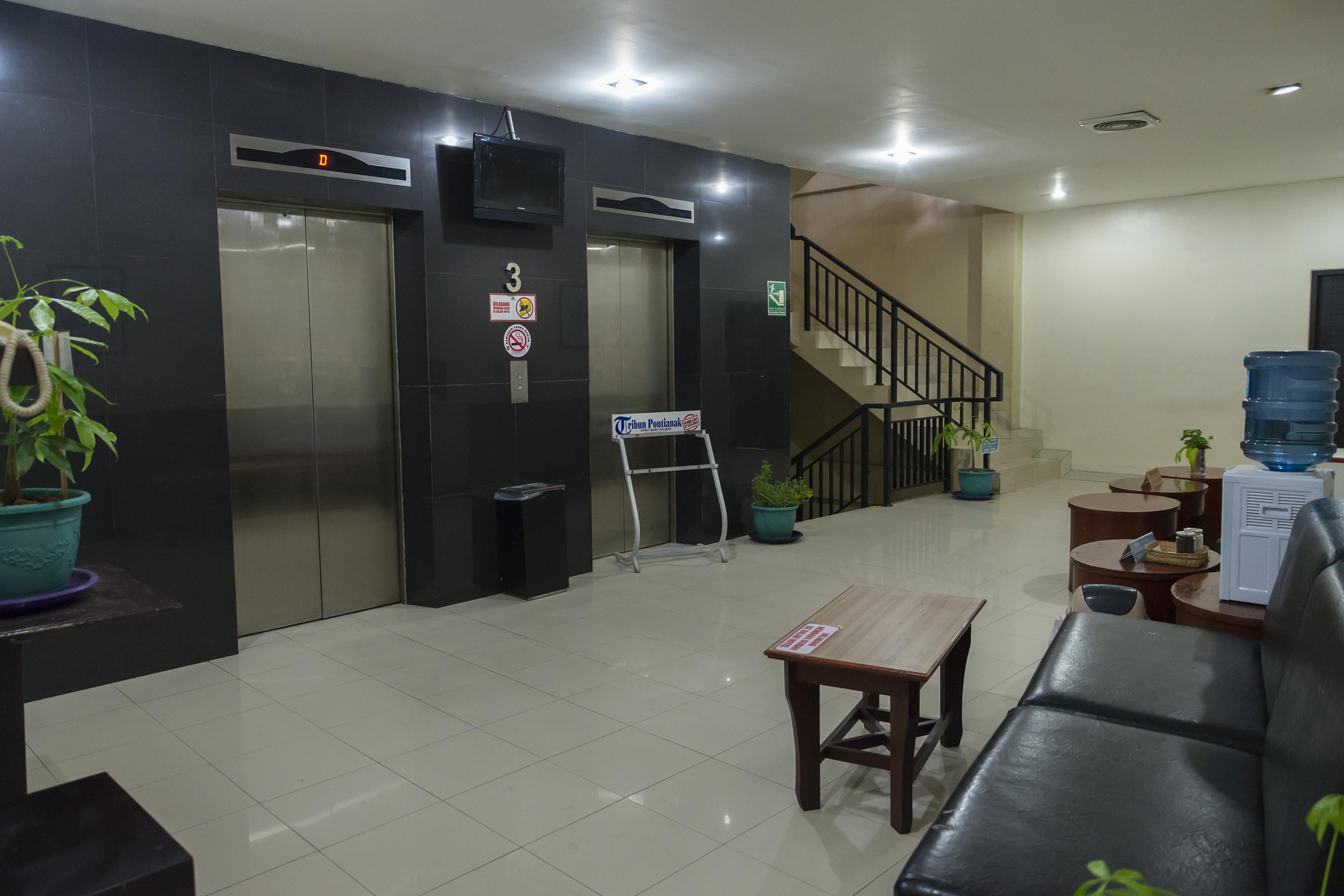 Kapuas Palace Hotel Понтианак Экстерьер фото