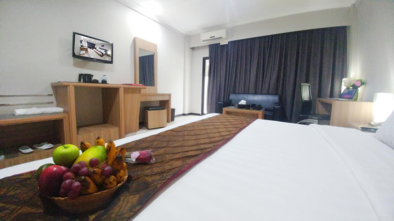 Kapuas Palace Hotel Понтианак Экстерьер фото