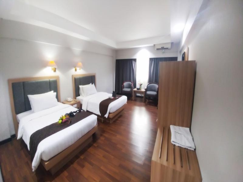 Kapuas Palace Hotel Понтианак Экстерьер фото